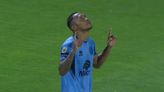 Golazo de Bryan Reyna para Belgrano en el Clásico de Córdoba 