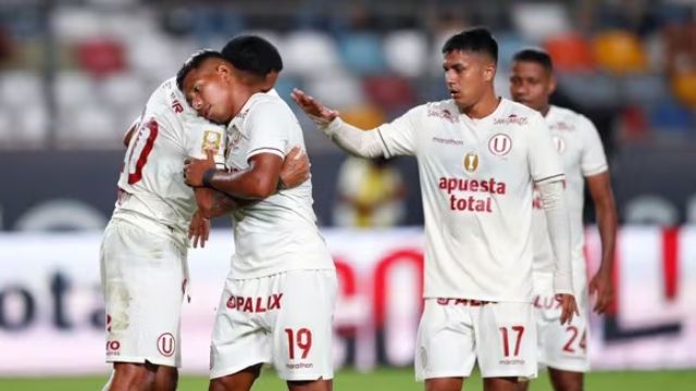 ¡Triunfazo! Universitario venció 2-0 a Sport Huancayo y lucha por el Torneo Apertura