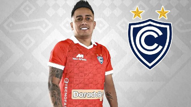 Christian Cueva es nuevo jugador de Cienciano tras 10 meses sin equipo